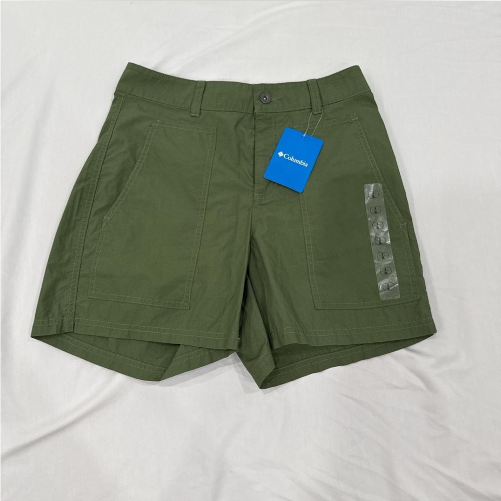 Columbia Women's Olive Green Outdoor Shorts